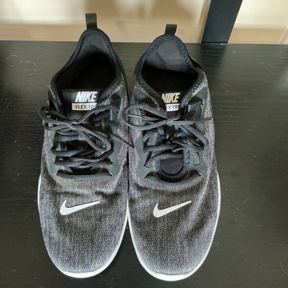 Nike Flex TR Black and White Trainers - Picture 1 of 3
